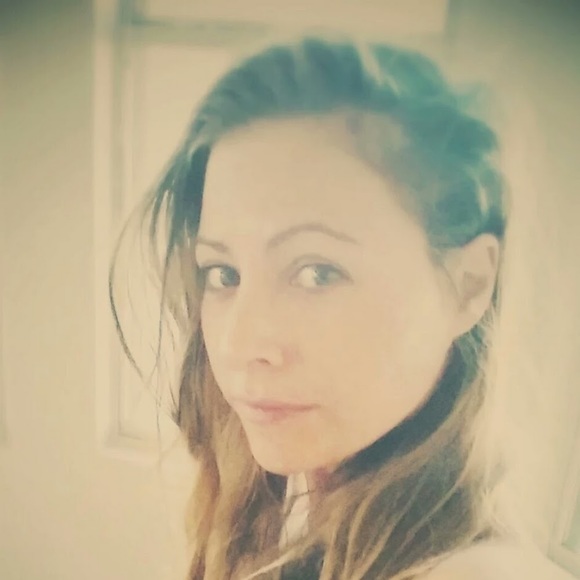 Meet your Posher, Stephanie - Picture 1 of 1